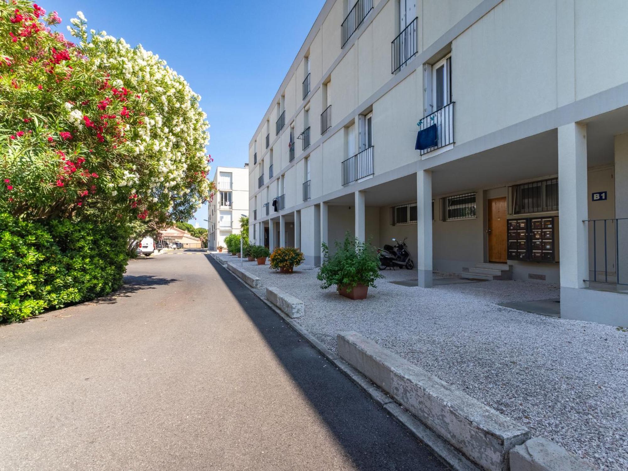 Apartment Les Roses Lauriers By Interhome Le Lavandou Luaran gambar
