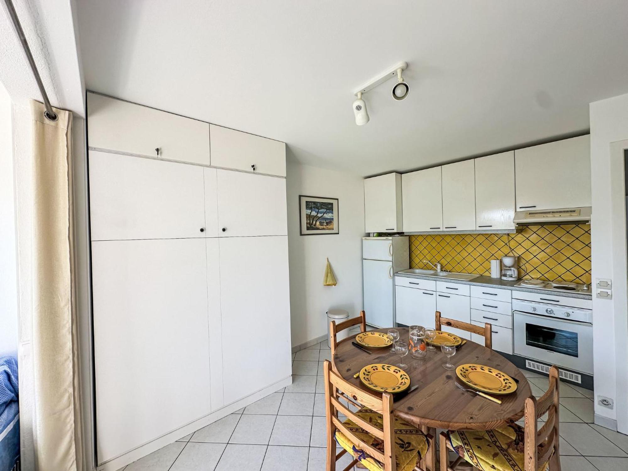 Apartment Les Roses Lauriers By Interhome Le Lavandou Luaran gambar
