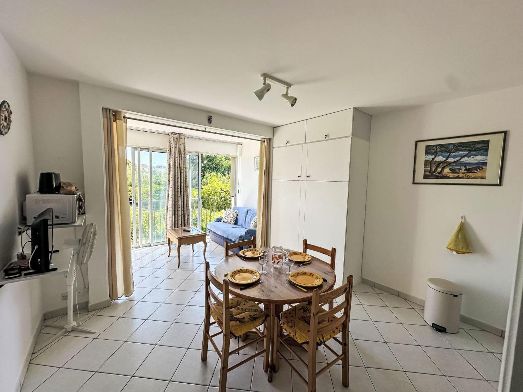 Apartment Les Roses Lauriers By Interhome Le Lavandou Luaran gambar